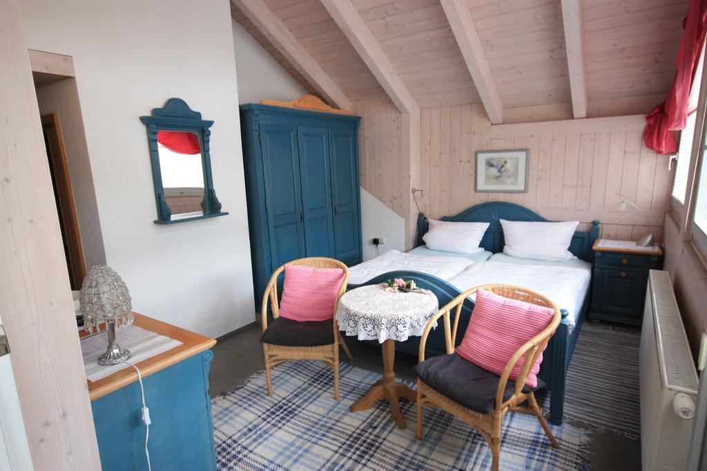 Pension-Ferienwohnung Liesbachtal Direkt Am Waldrand Bayerische Rhoen Schonau an der Brend Ruang foto